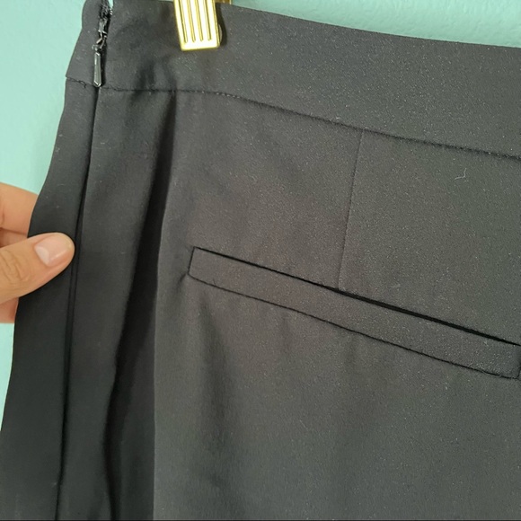 L'Agence Mesh-Hem Flutter Shorts
Size 6 - Picture 5 of 13